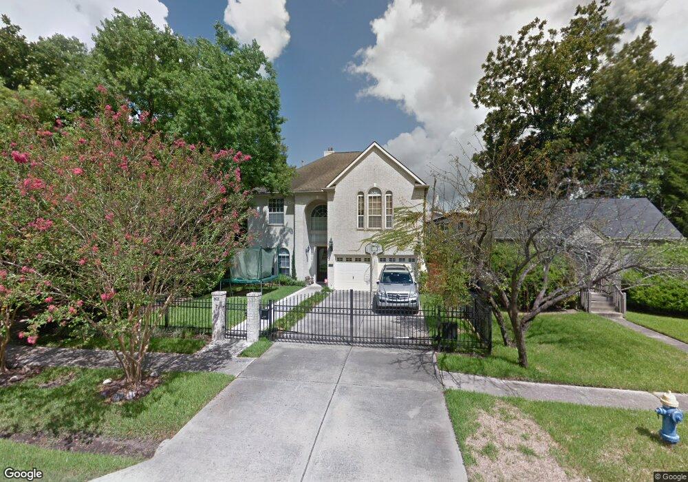 725 E 13th 1/2 St, Houston, TX 77008 - photo 1