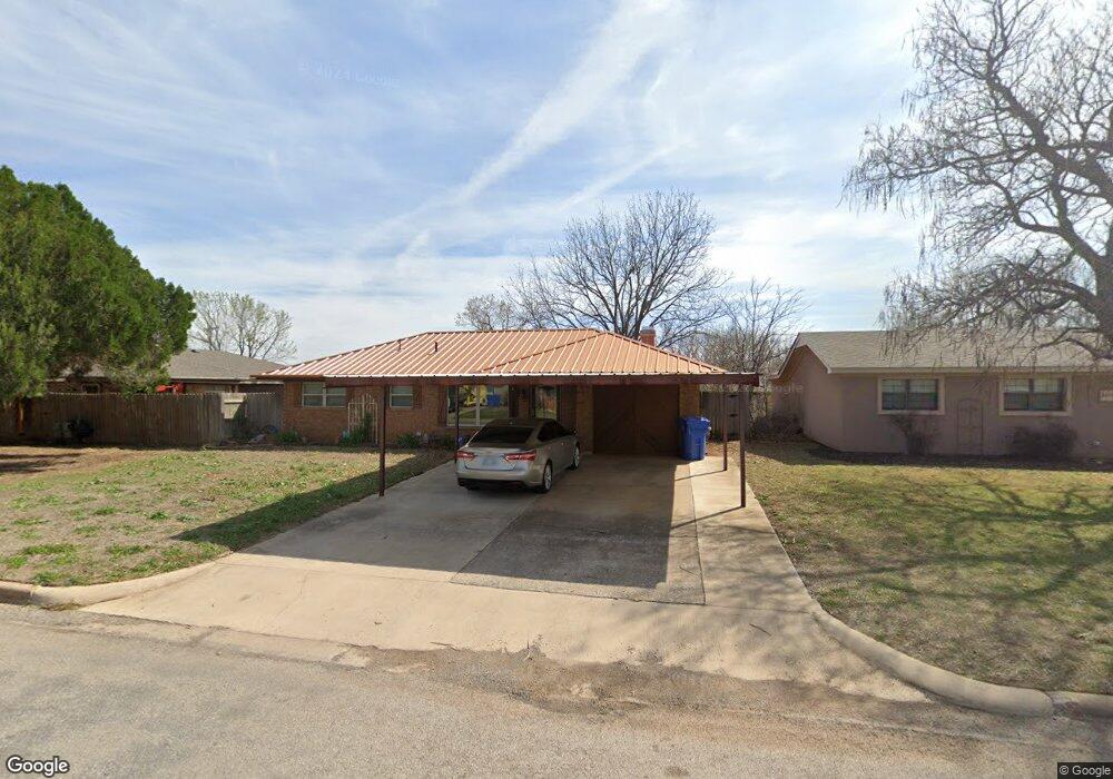 806 W E Ave, Cache, OK 73527 - photo 1