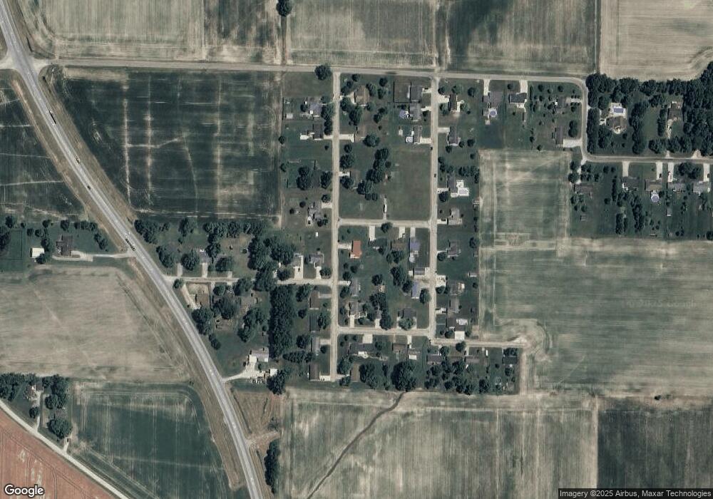 9856 N Briar Ln, Effingham, IL 62401 - photo 1