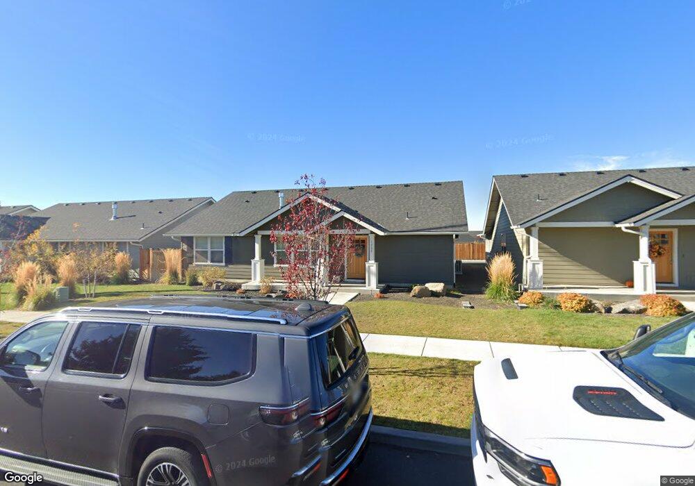 1909 NE 5th St, Redmond, OR 97756 - photo 1