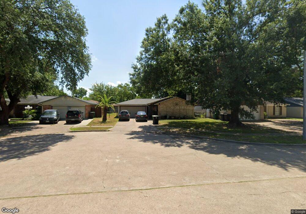 9014 Winding River Dr, Houston, TX 77088 - photo 1