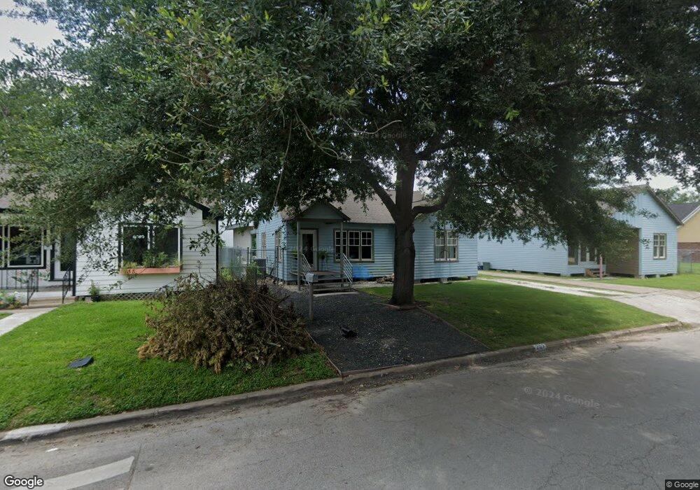 207 Aurora St, Houston, TX 77008 - photo 1