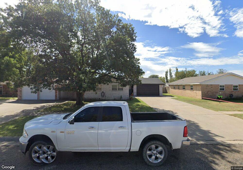 900 Shamrock Dr, Dumas, TX 79029 - photo 1