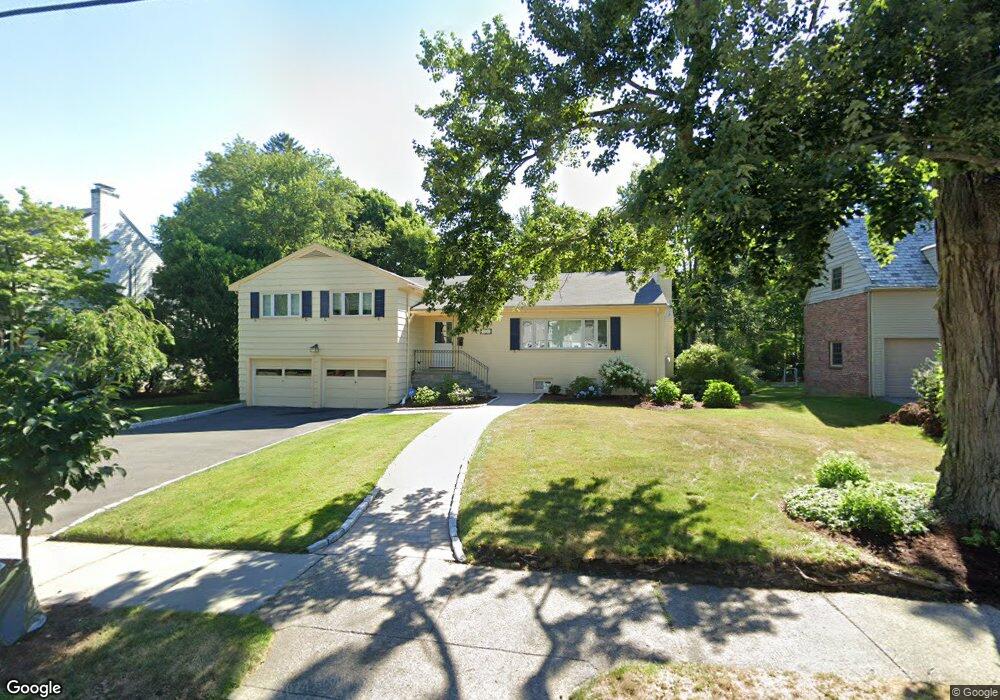 31 Ferncroft Rd, Waban, MA 02468 - photo 1