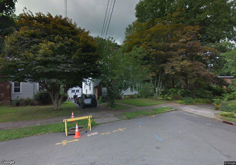 260 Hemlock Rd, New Haven, CT 06515 - photo 1