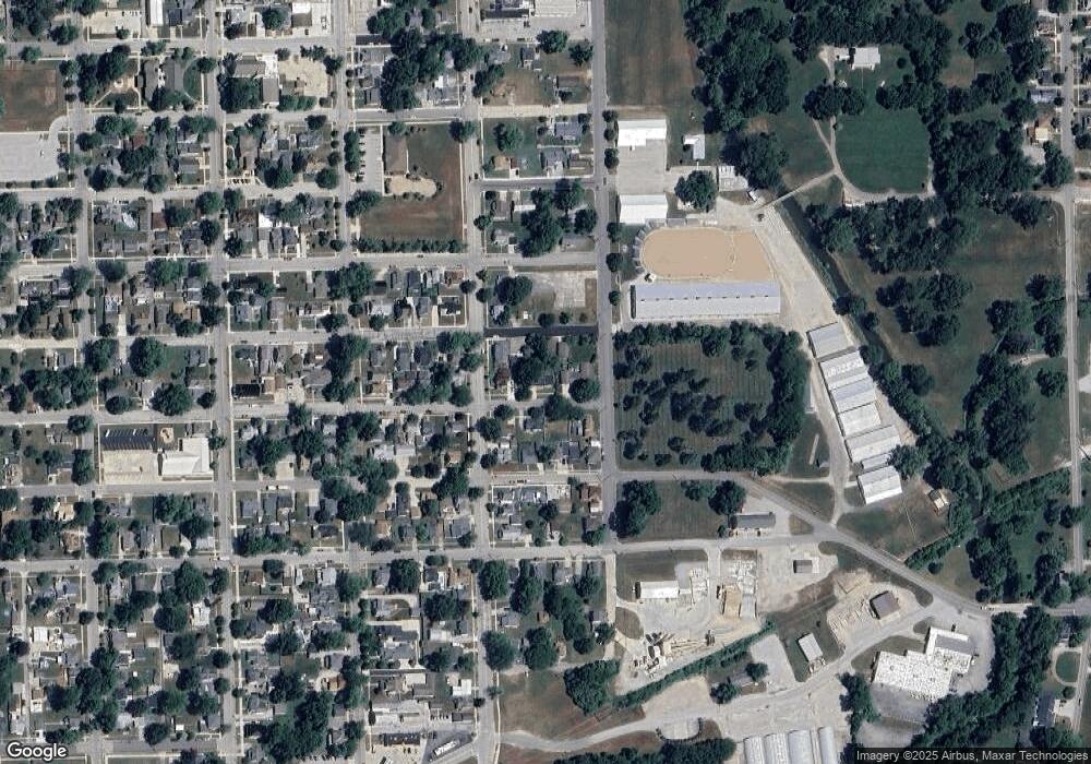 212 E 17th St, Auburn, IN 46706 - photo 1