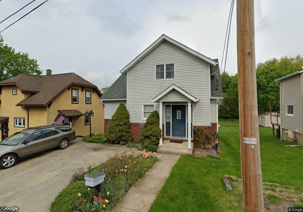 208 Gravity St, Archbald, PA 18403 - photo 1