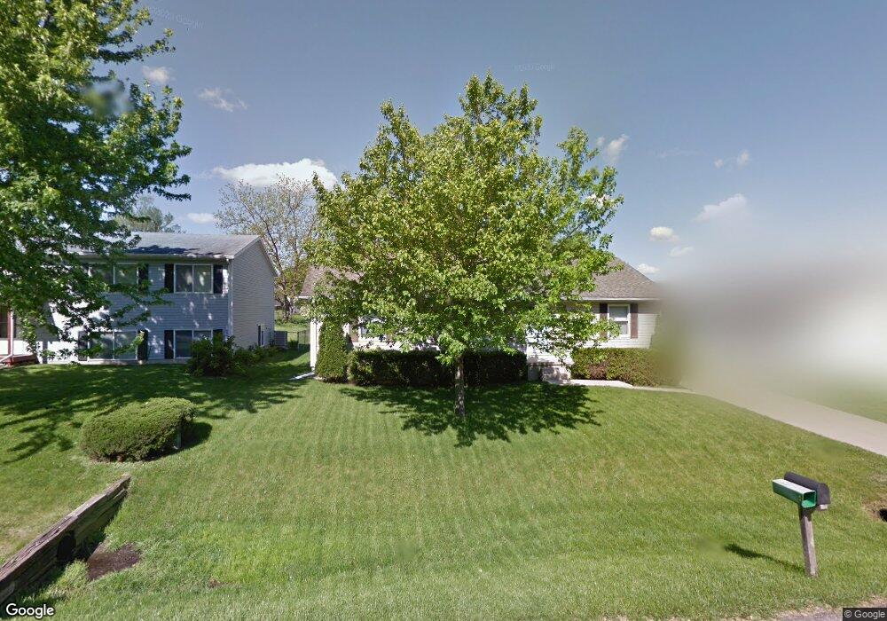 718 Westland Rd NW, Cedar Rapids, IA 52405 - photo 1