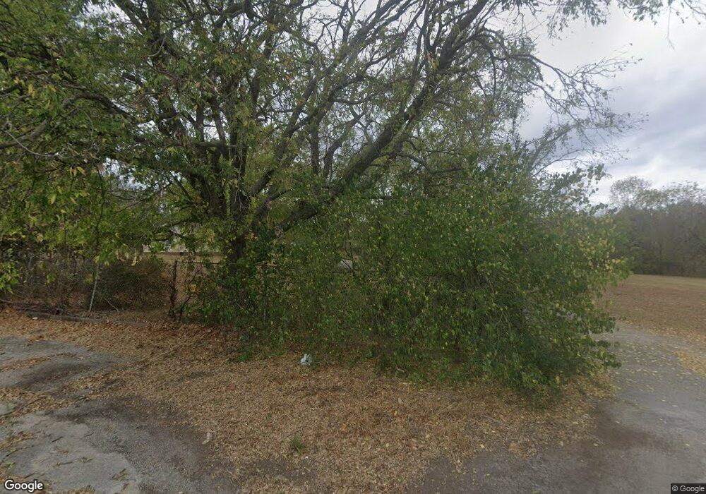 1034 N Porter Ave, Okmulgee, OK 74447 - photo 1