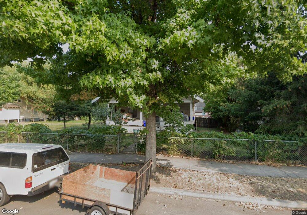 815 E 11th St, the Dalles, OR 97058 - photo 1