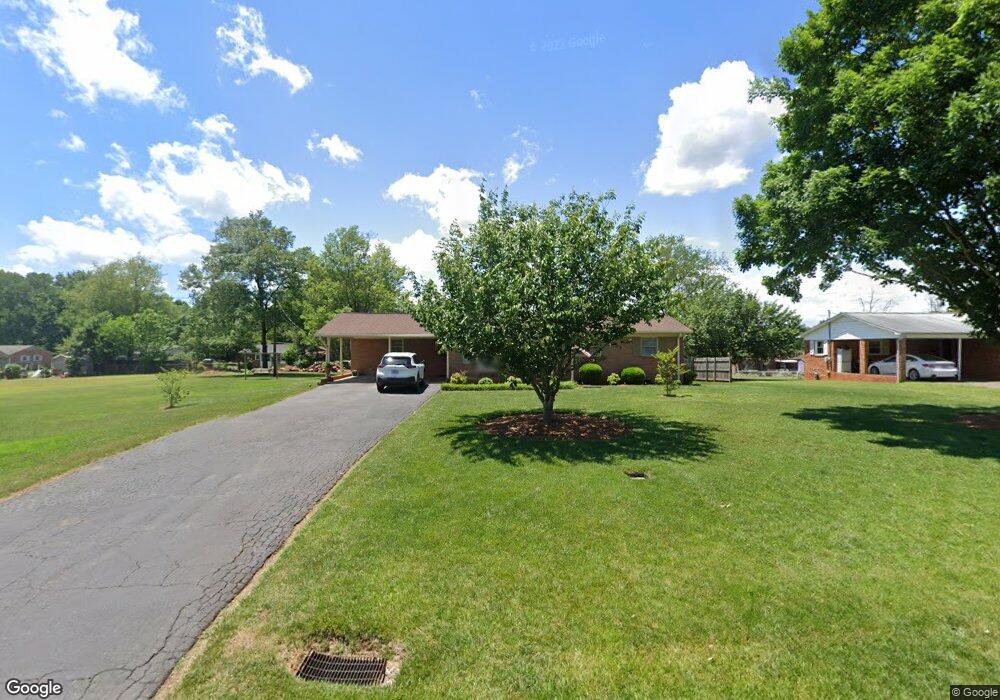 137 Victoria Dr, Statesville, NC 28625 - photo 1