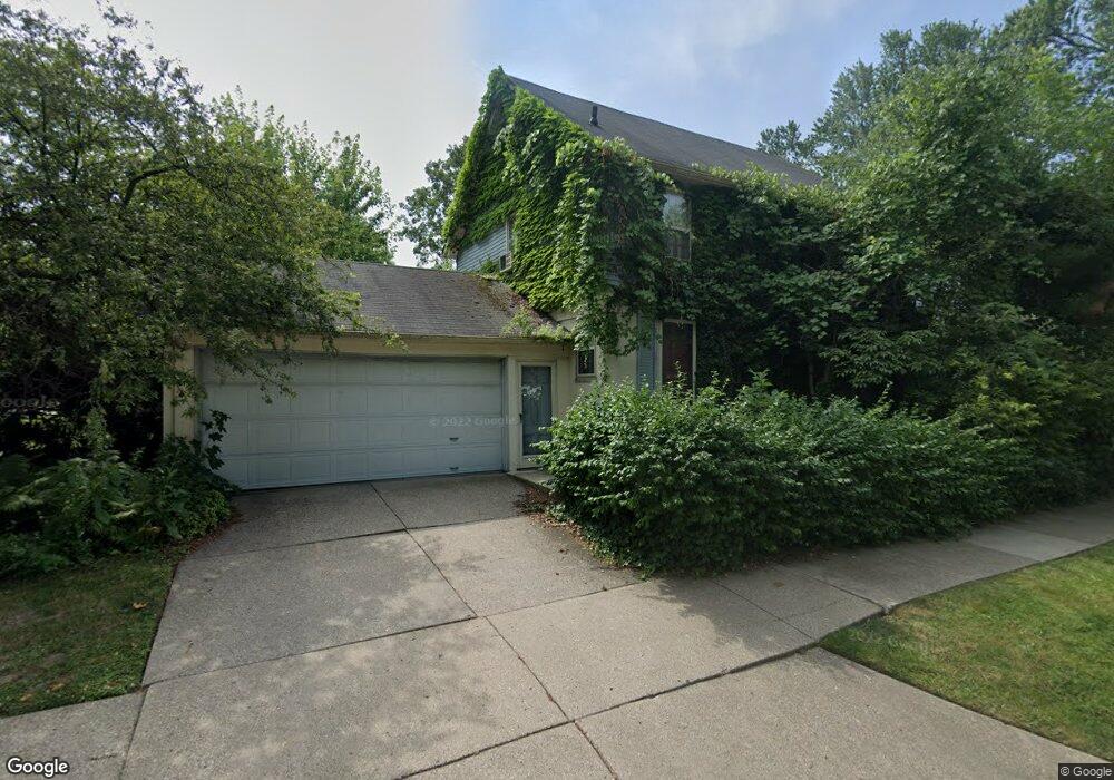 290 Williams Ave, Grosse Pointe Farms, MI 48236 - photo 1