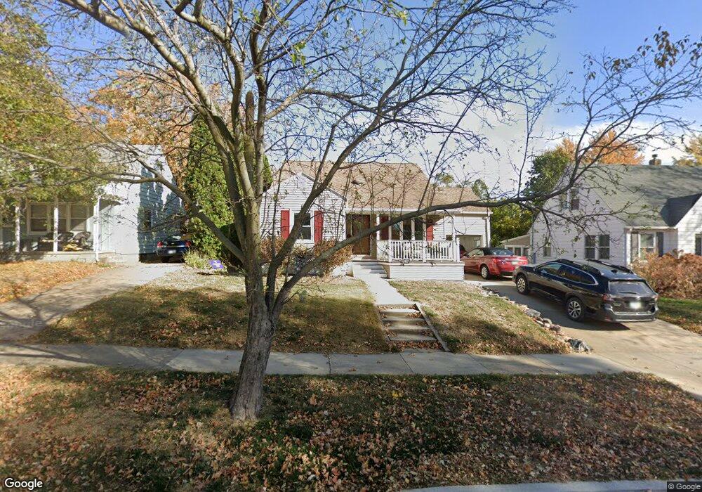 1826 Walnut St, Cedar Falls, IA 50613 - photo 1