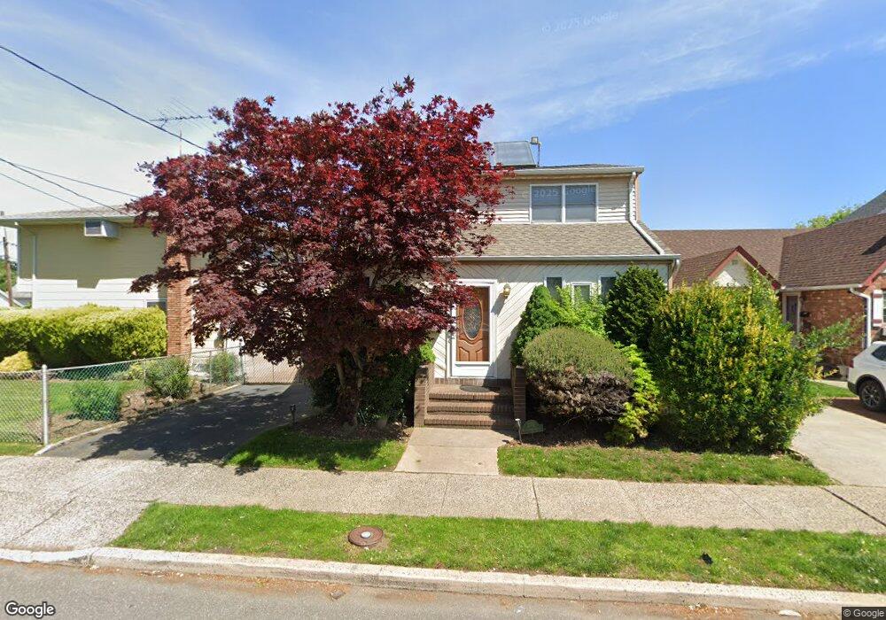 872 Washington St, Franklin Square, NY 11010 - photo 1