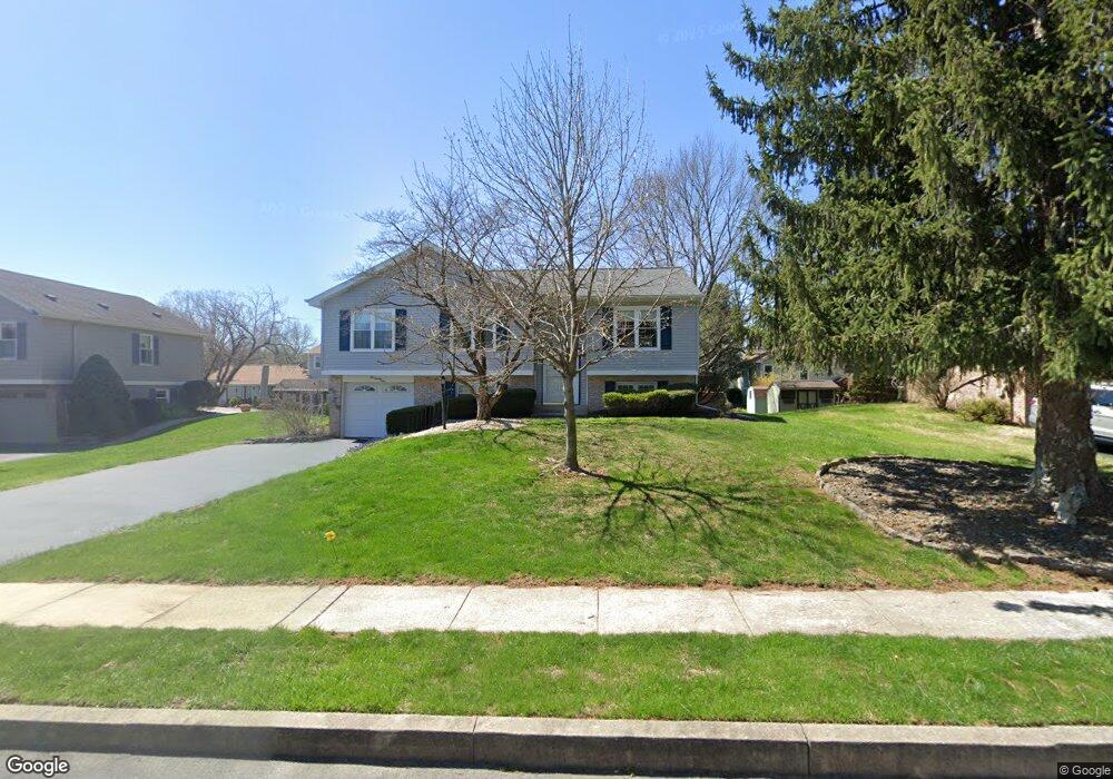 121 Hedgerow Ln, Reading, PA 19606 - photo 1