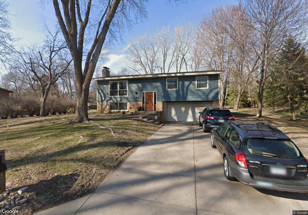 6087 Scenic Rd, Minnetonka, MN 55345 - photo 1