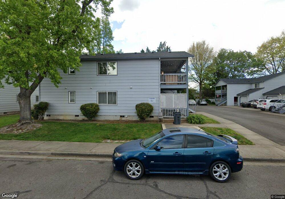 532 Village Dr unit 13, Central Point, OR 97502 - photo 1