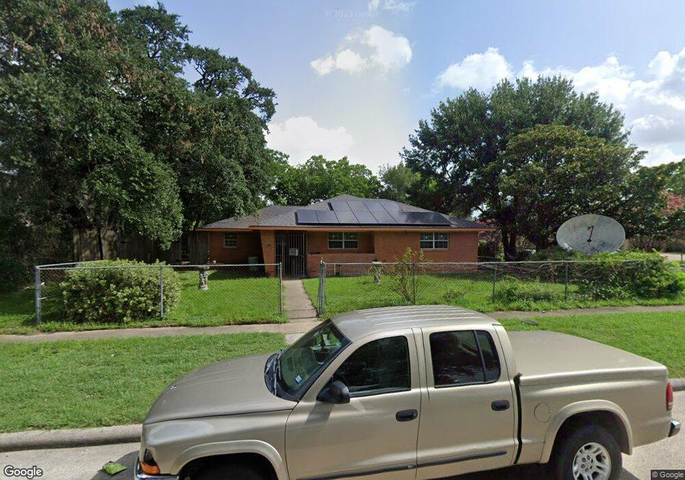 8558 Highcrest Dr, Houston, TX 77055 - photo 1