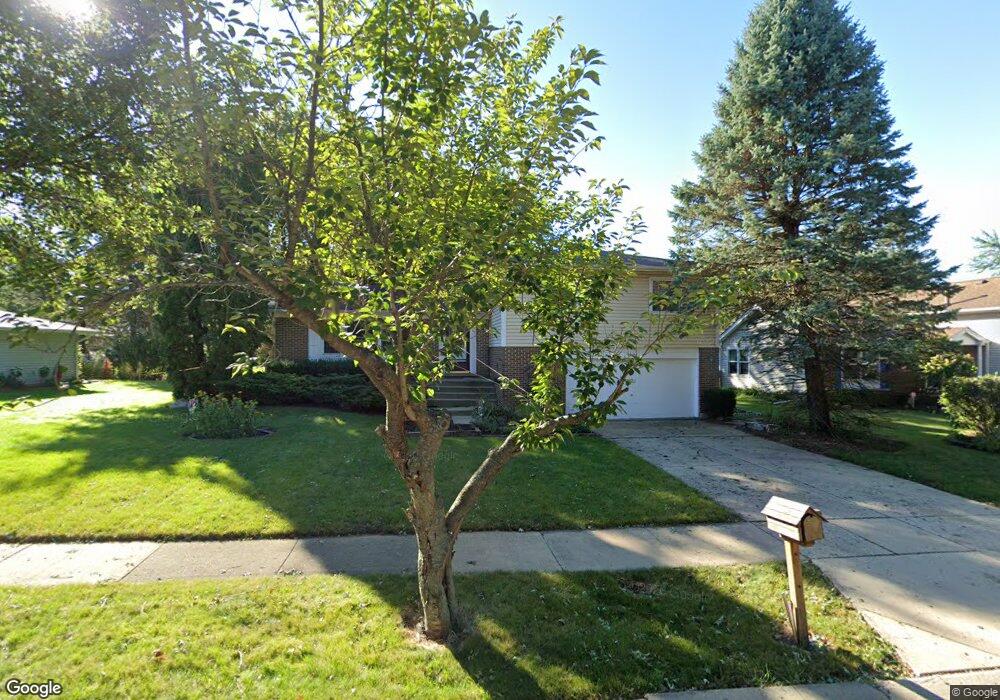 621 Orchard Ct, Algonquin, IL 60102 - photo 1