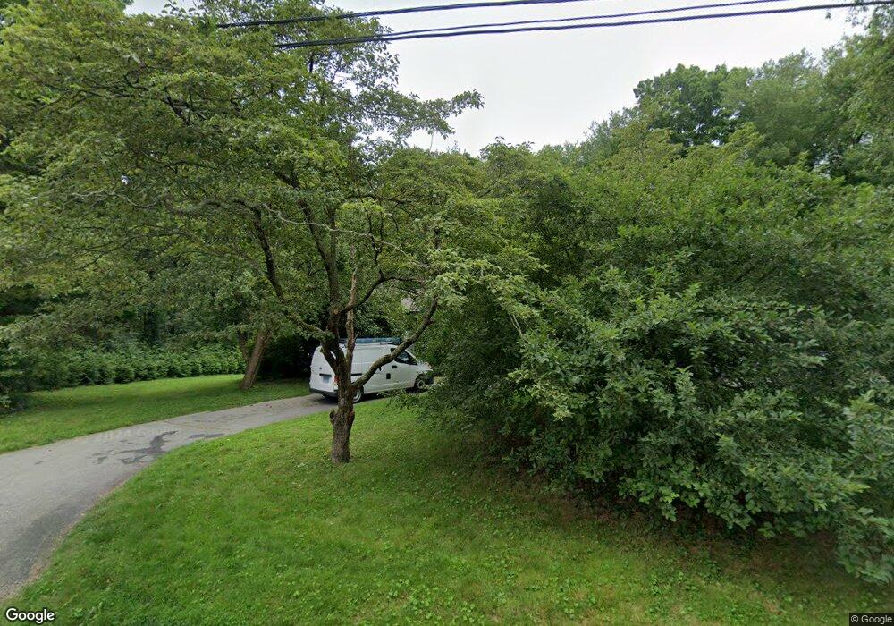 7 Gulliver Cir, Norwich, CT 06360 - photo 1