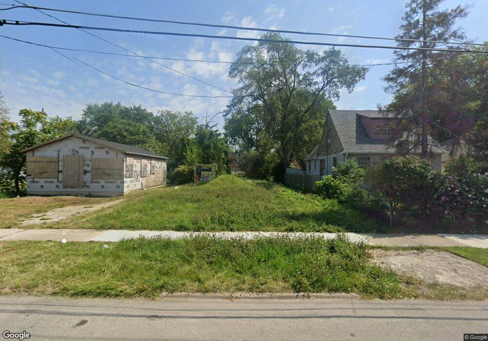 819 Pine St, Waukegan, IL 60085 - photo 1