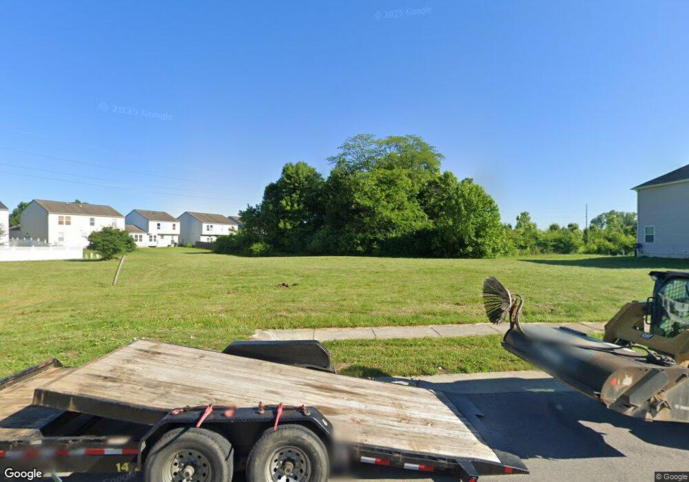 5734 Mouzon Dr, Columbus, OH 43232 - photo 1