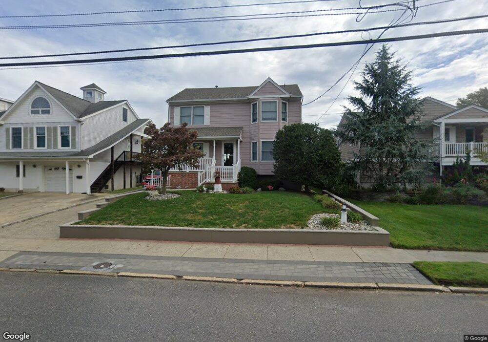 25 Avenue of Two Rivers, Rumson, NJ 07760 - photo 1