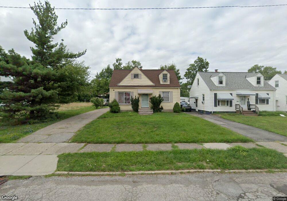 21501 Franklin Rd, Maple Heights, OH 44137 - photo 1