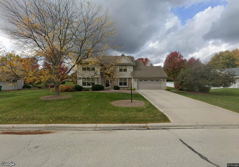W147N7087 Woodland Dr, Menomonee Falls, WI 53051 - photo 1