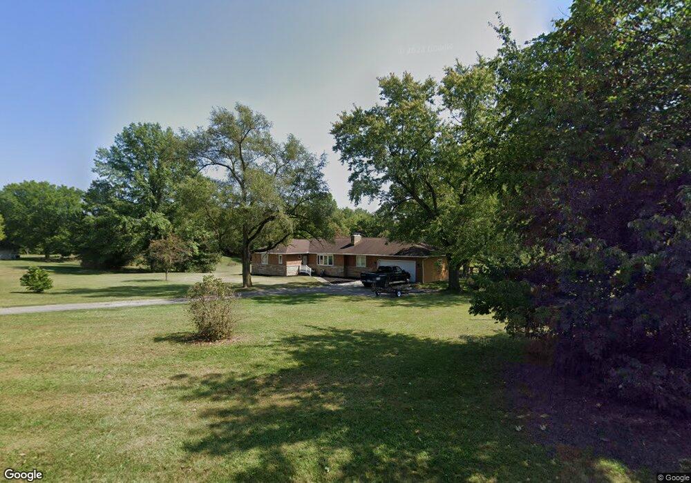 3160 Loescher Rd, Lima, OH 45801 - photo 1