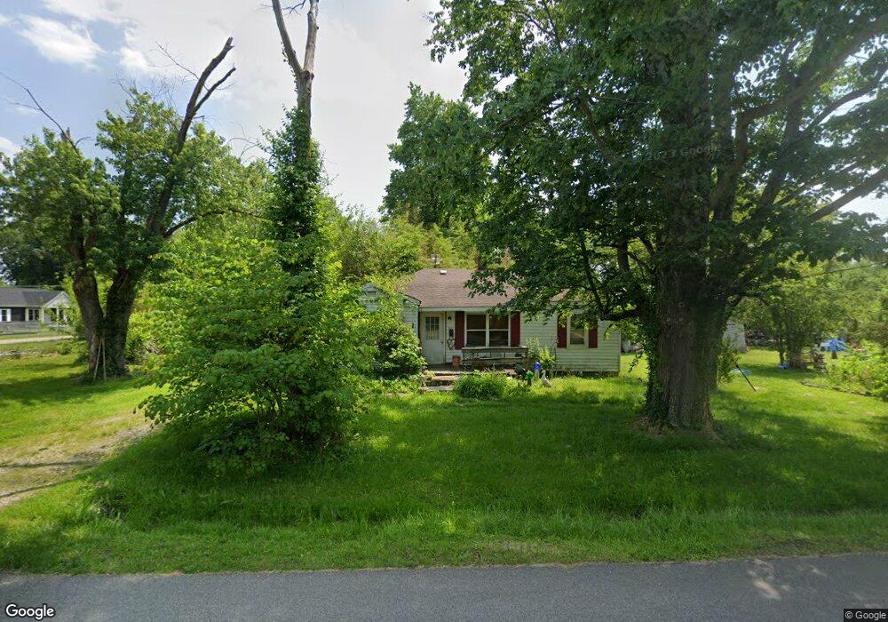 625 W Cross St, Austin, IN 47102 - photo 1