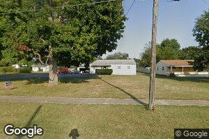 906 5th St, Carrollton, IL 62016