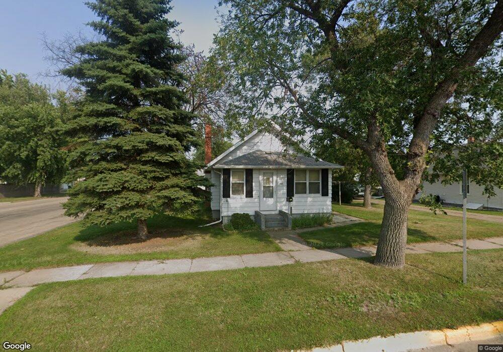 701 7th Ave SE, Jamestown, ND 58401 - photo 1