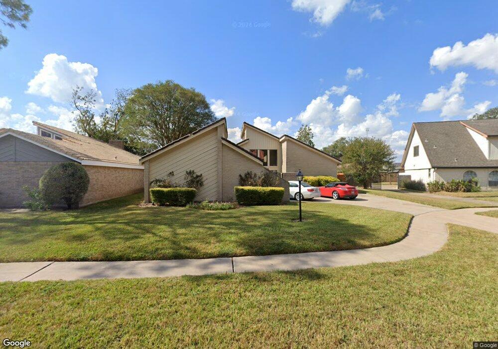 8015 Wray Ct, Houston, TX 77088 - photo 1