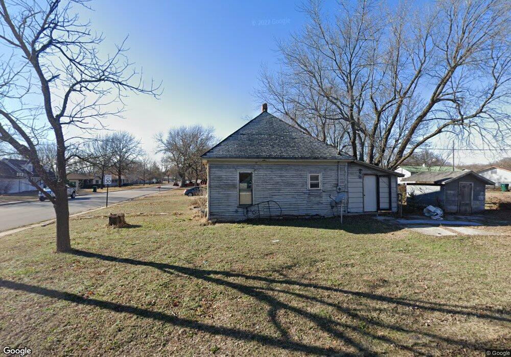 2701 Appleton Ave, Parsons, KS 67357 - photo 1