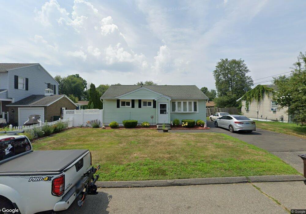 30 Easy Rudder Ln, West Haven, CT 06516 - photo 1