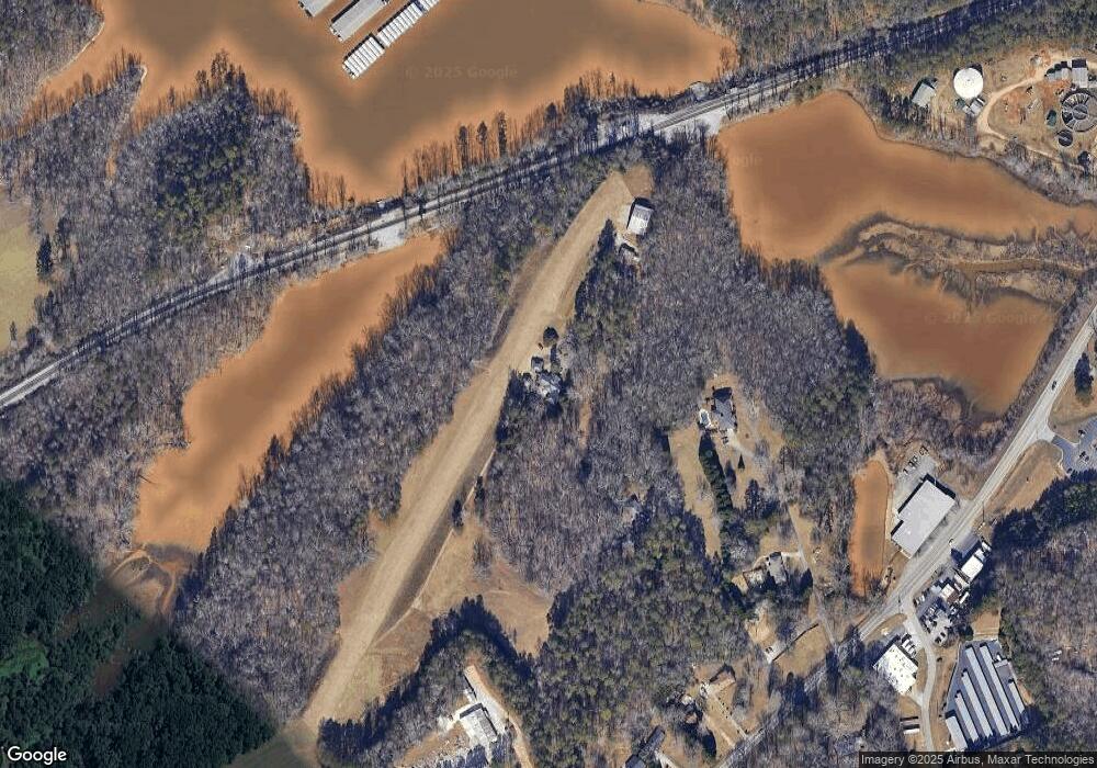 5763 Wayne Crest Dr, Flowery Branch, GA 30542 - photo 1