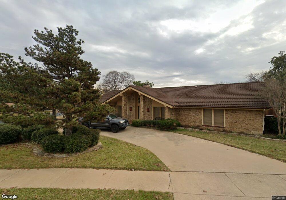 432 Blue Jay Ct, Bedford, TX 76021 - photo 1