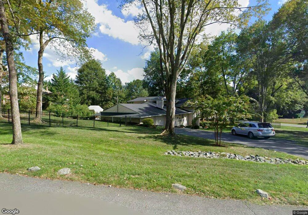 9201 Quintana Dr, Bethesda, MD 20817 - photo 1