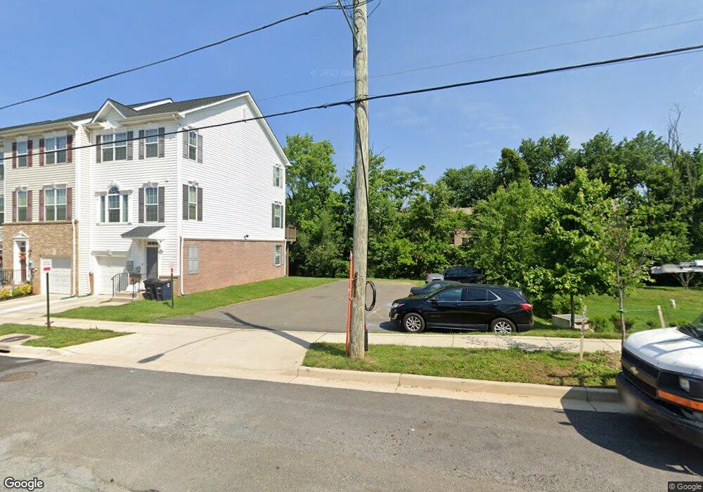 722 Maury Ave, Oxon Hill, MD 20745 - photo 1