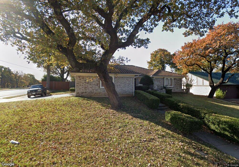 401 Stonehenge Dr, Hurst, TX 76054 - photo 1