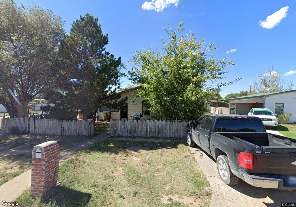 824 Binkley Ave, Dumas, TX 79029 - photo 1