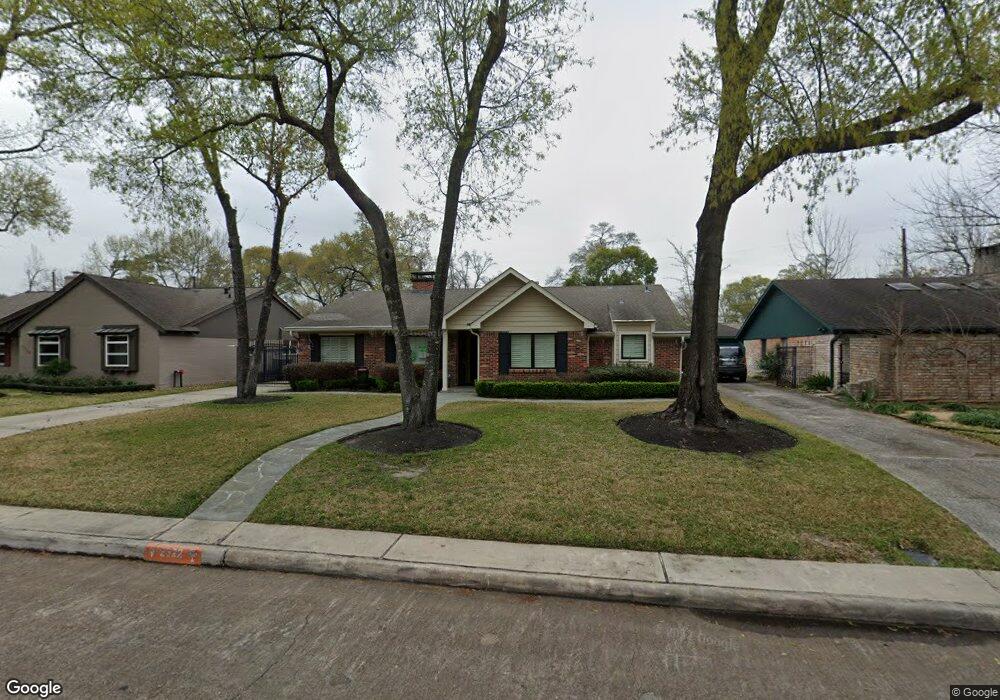 2322 Blue Water Ln, Houston, TX 77018 - photo 1
