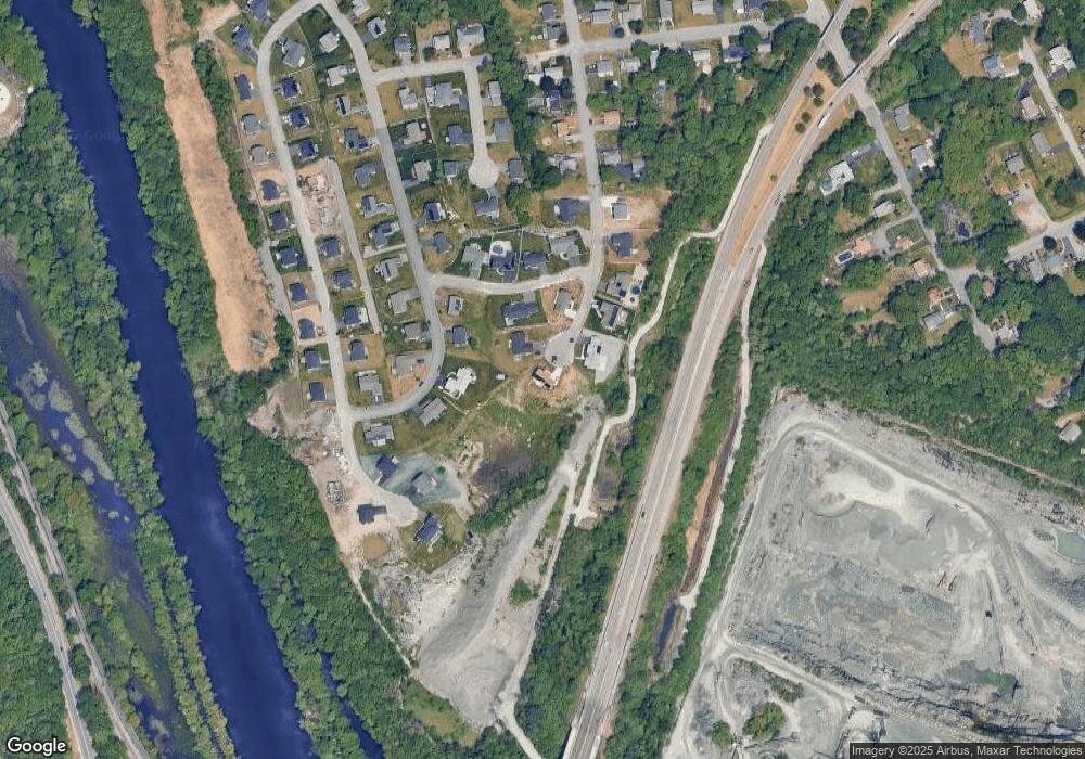 526 Lucille St, Woonsocket, RI 02895 - photo 1