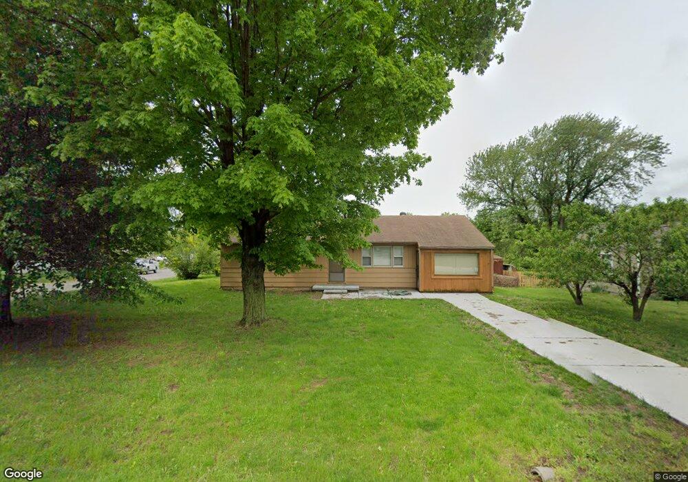 4734 Quivira Dr, Shawnee, KS 66216 - photo 1