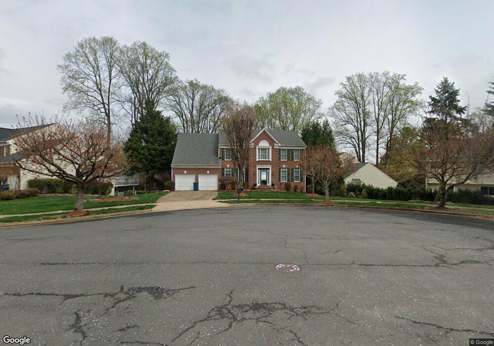 1727 Drewlaine Dr, Vienna, VA 22182 - photo 1