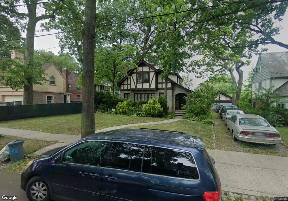 8120 Chevy Chase St, Jamaica, NY 11432 - photo 1