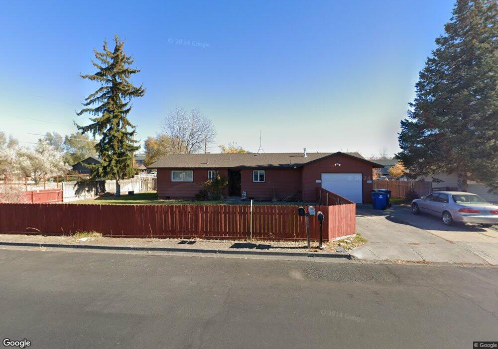 1408 SW 17th St, Redmond, OR 97756 - photo 1