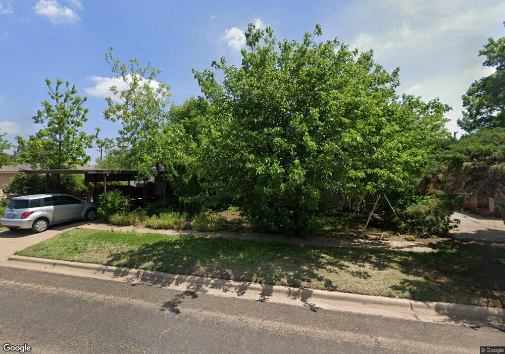 304 Amarillo St, Plainview, TX 79072 - photo 1