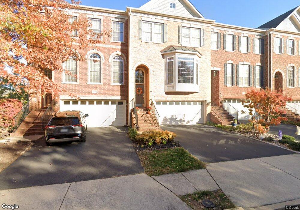 25802 Commons Square, Chantilly, VA 20152 - photo 1